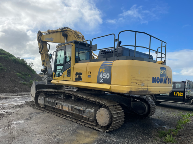 Used 2016 Komatsu PC450LC-8 Excavator U5234