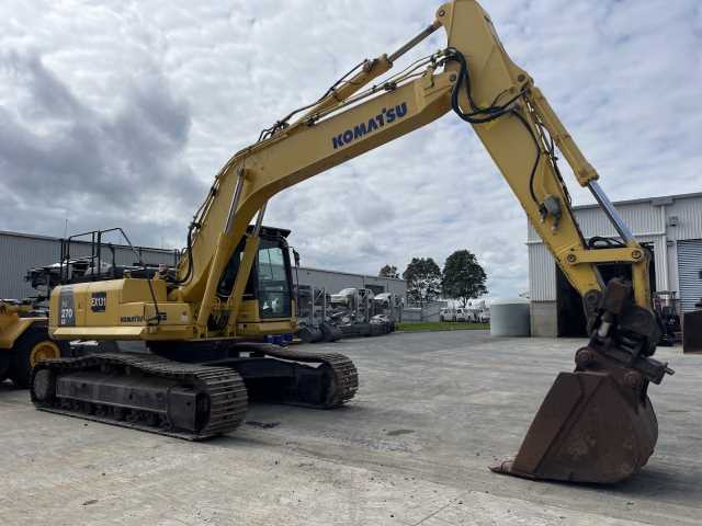 Used 2013 Komatsu PC270LC-8 Excavator U5236