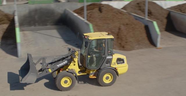 Volvo L20 Electric impresses landscape company Intelligro